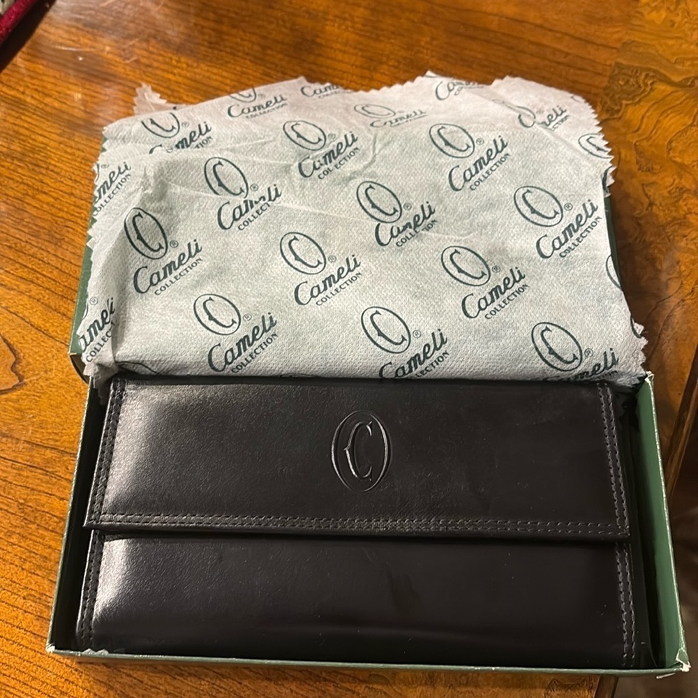 CAMELI Collection women’s genuine leather black wallet VTG check book NIB